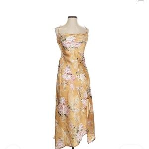 ✨ ASTR The Label Gorgeous Floral Satin Slip Dress  ✨